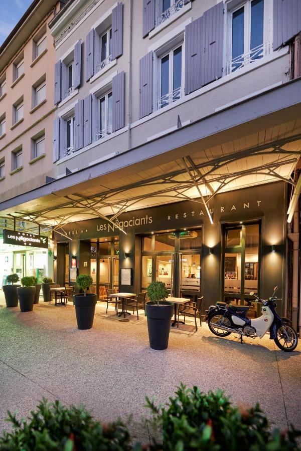 Hotel Les Negociants Валанс Екстериор снимка