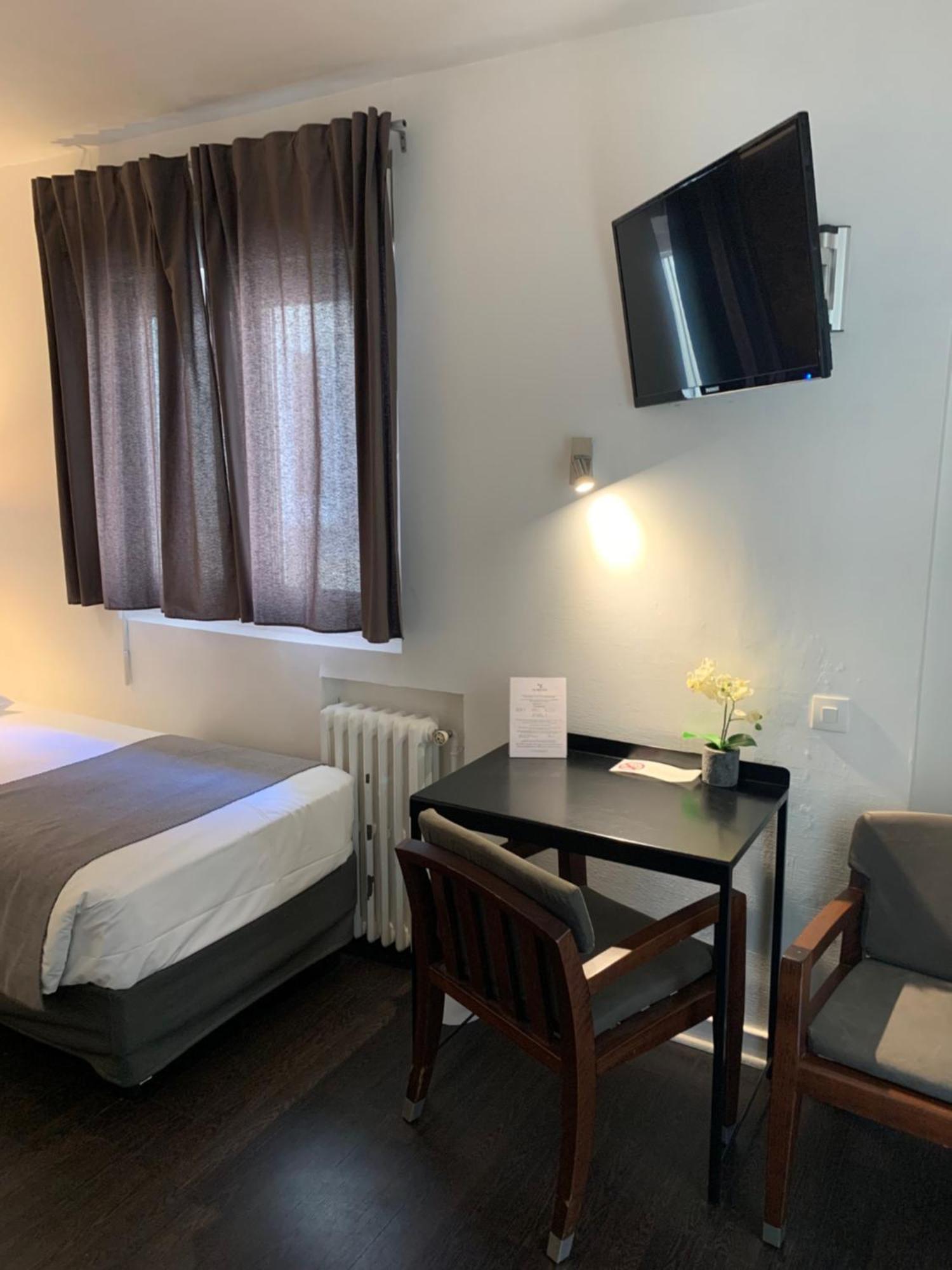 Hotel Les Negociants Валанс Екстериор снимка