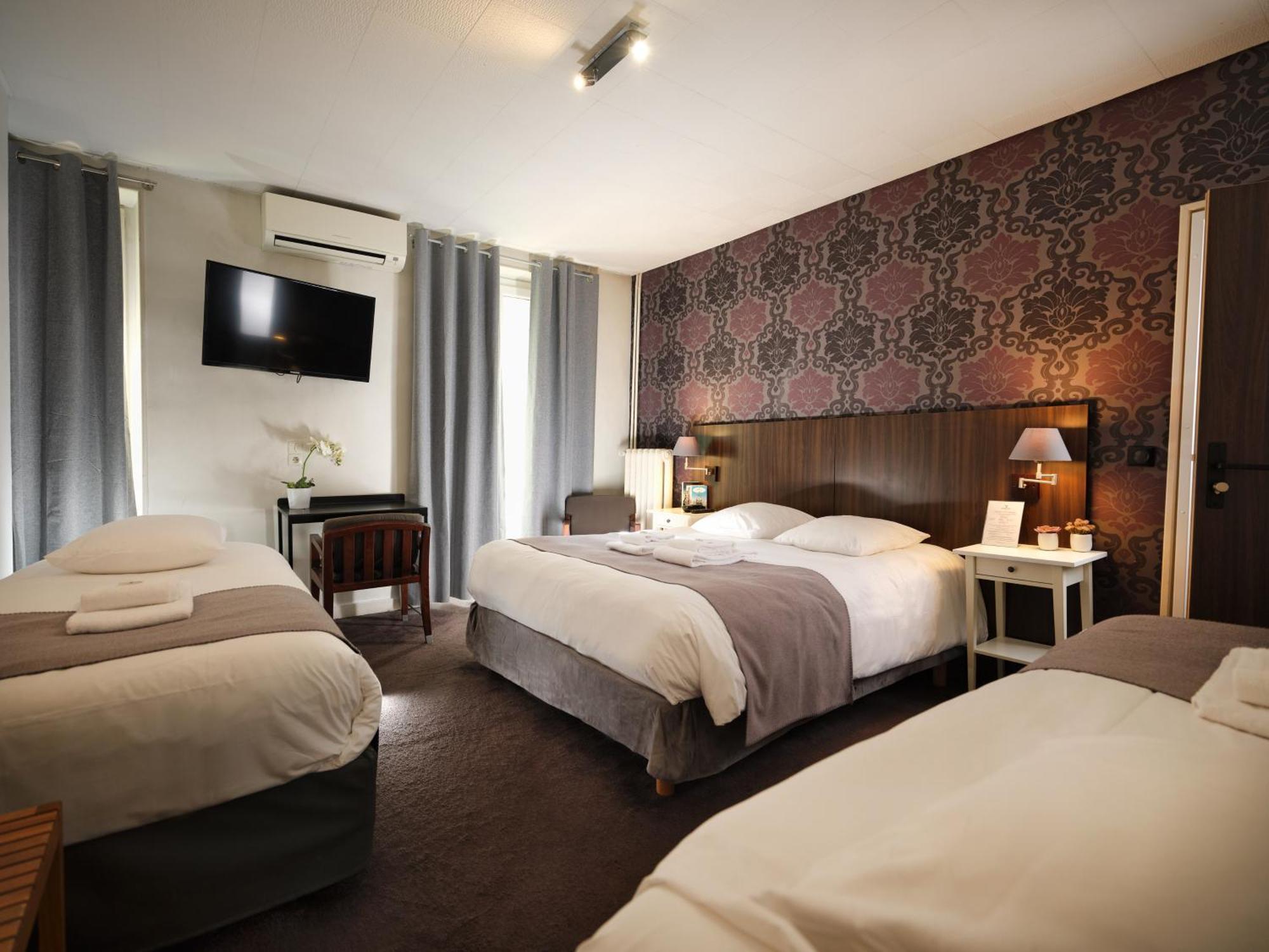 Hotel Les Negociants Валанс Екстериор снимка