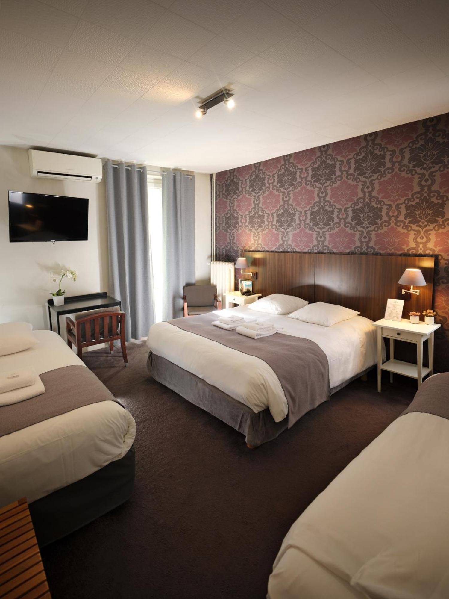 Hotel Les Negociants Валанс Екстериор снимка