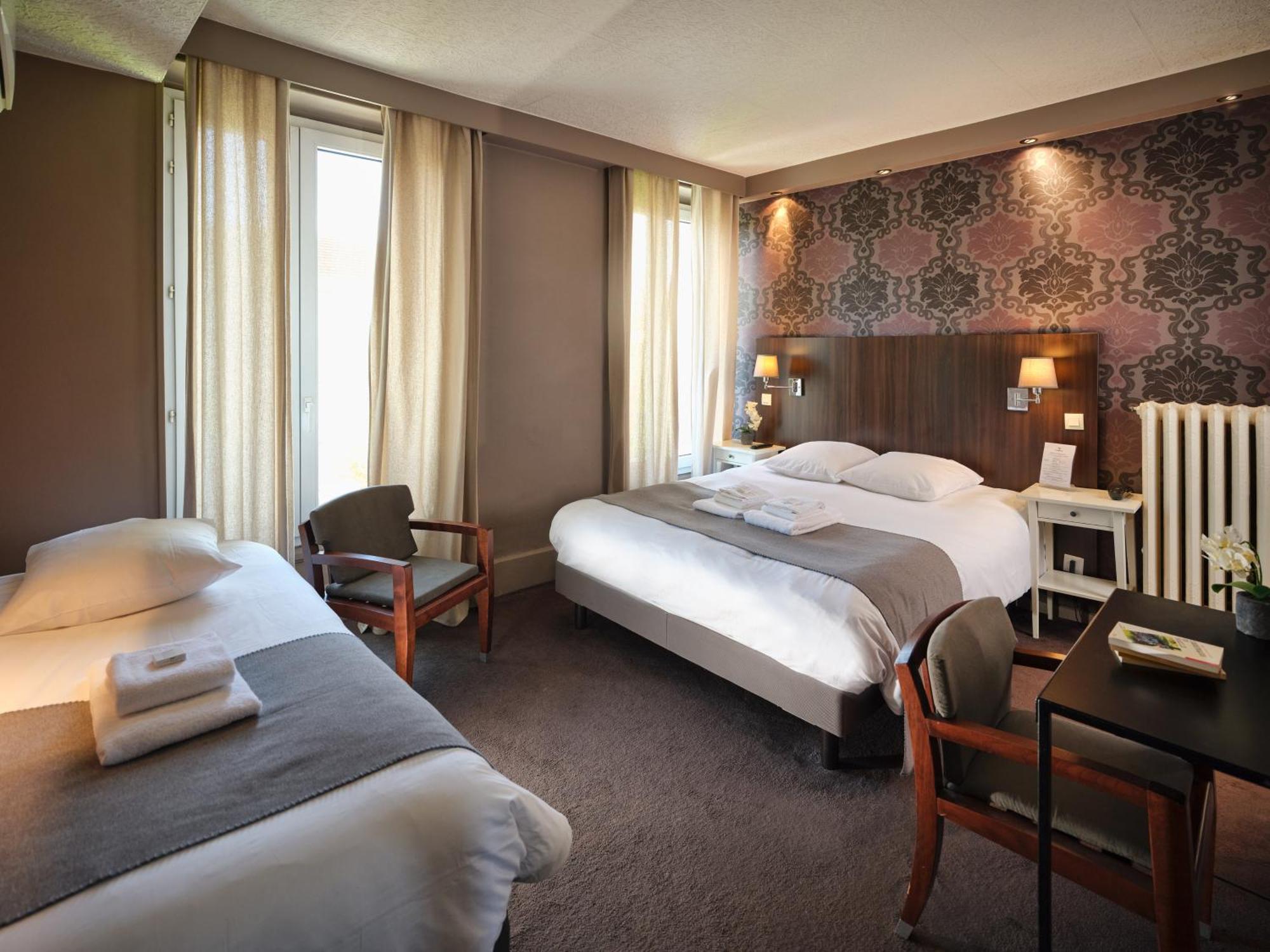 Hotel Les Negociants Валанс Екстериор снимка