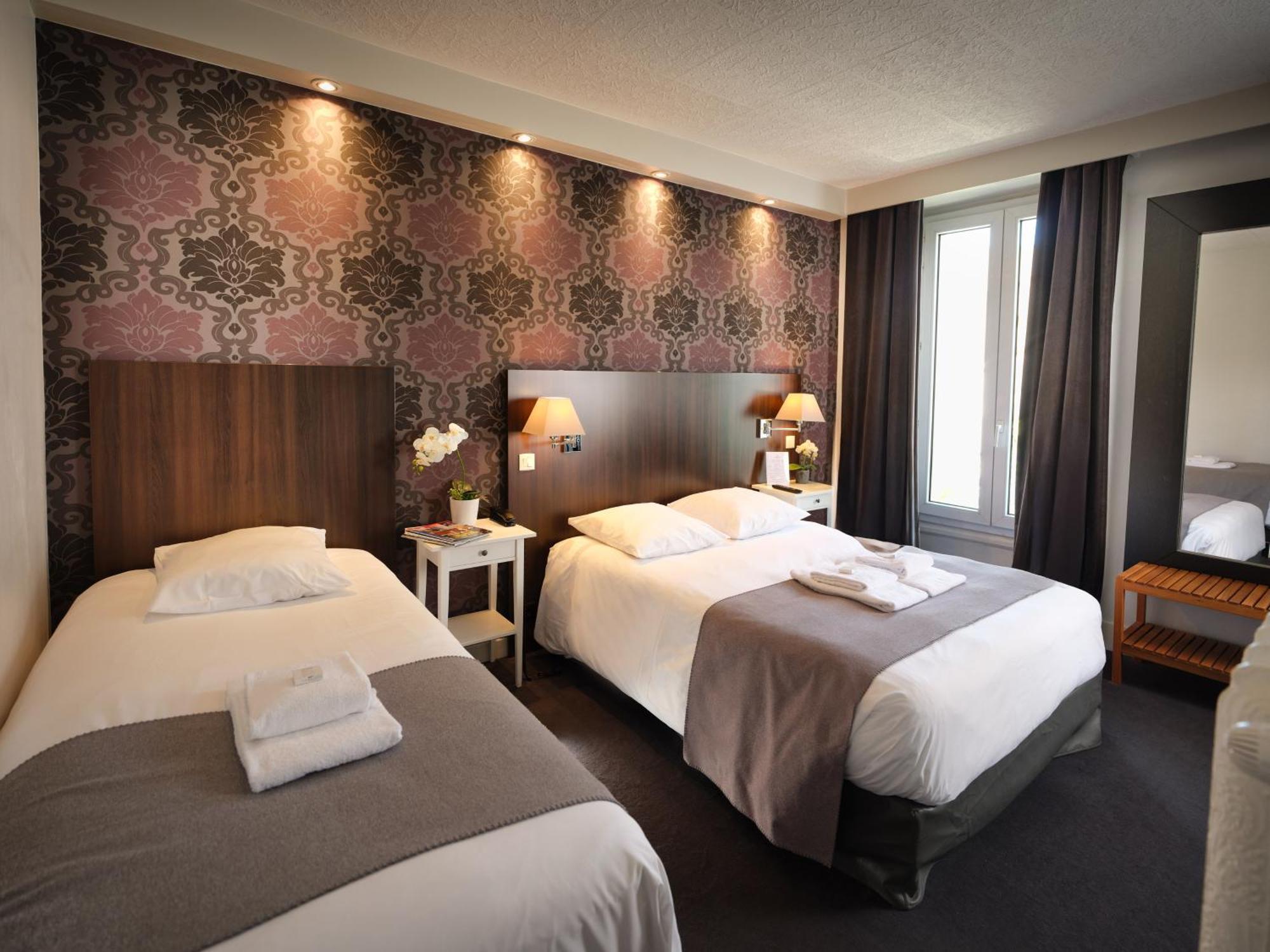 Hotel Les Negociants Валанс Екстериор снимка